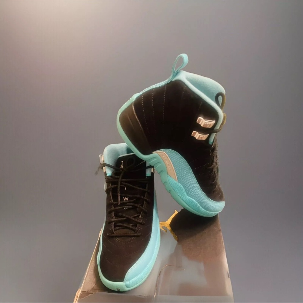 Jordan 12 Hyper Jade Basketball Kids Size 5.5 Y / Women’s 7